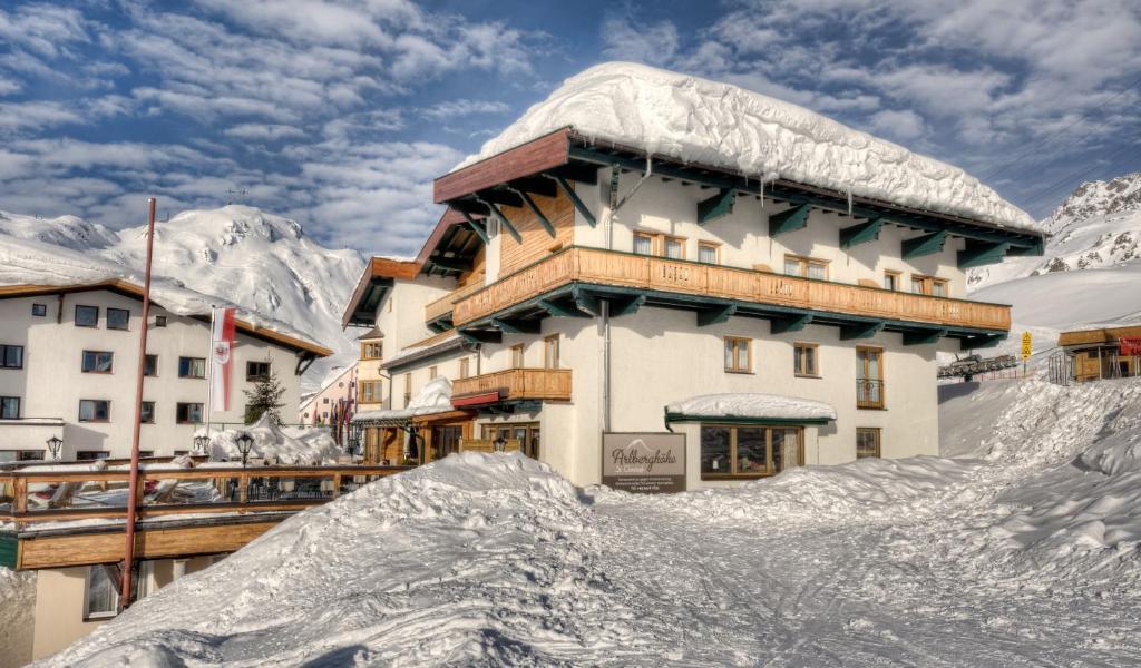 Hotel Arlberghoehe Sankt Christoph Am Arlberg Buitenkant foto